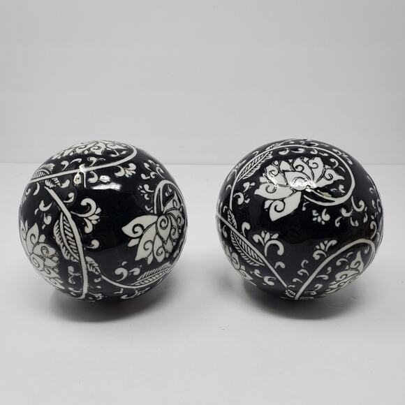 Bohemian Large Porcelain  black & White decorative balls 4" across - Picture 1 of 3
